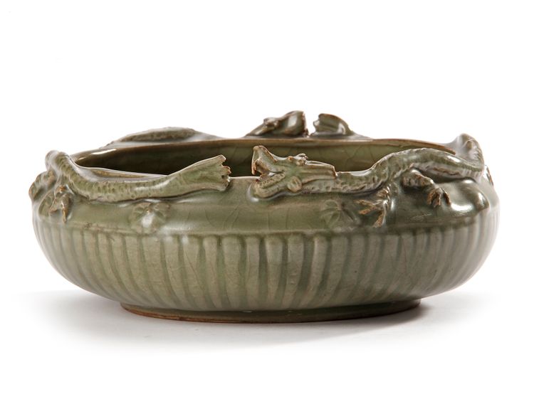 A CHINESE LONGQUAN CELADON DRAGON BOWL, MING DYNASTY (1368-1644)