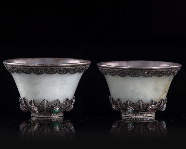 A PAIR OF MUGHAL JADE SILVER MOUNTED BOWLS, INDIA, 19TH-20TH CENTURY