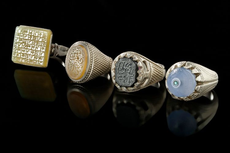FOUR SEAL SILVER RINGS