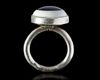 AN AGATE SET SILVER RING, 19TH CENTURY