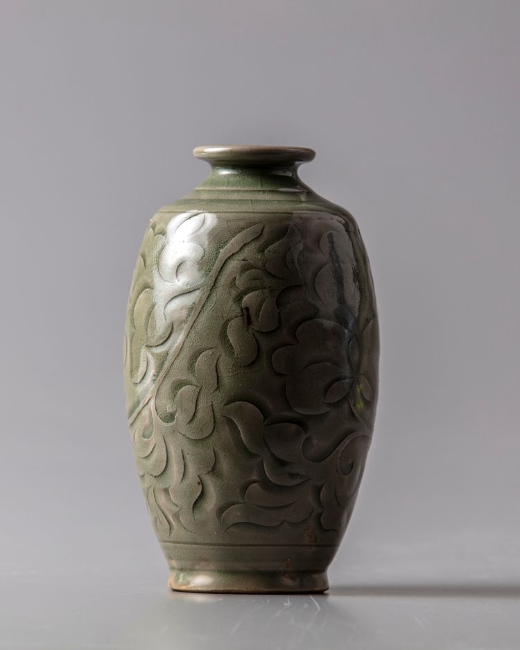 A CHINESE CELADON GLAZED VASE