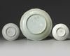A SET OF THREE JAPANESE KAKIEMON WARES, 17TH-18TH CENTURY