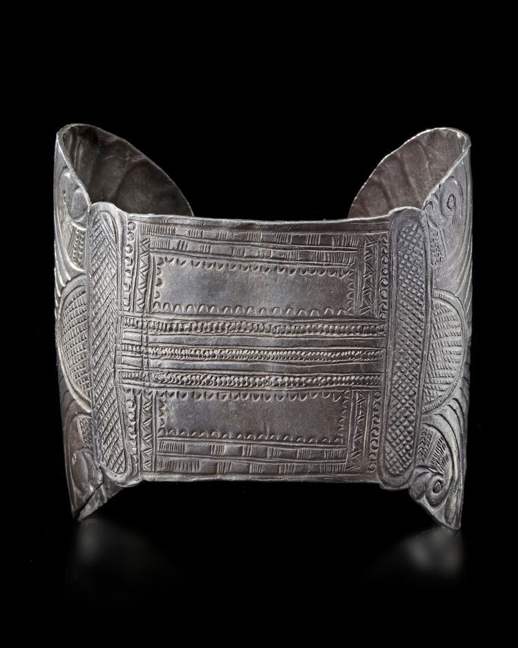 A SILVER BRACELET, CLASSICAL GREEK PERIOD, 4TH CENTURY BC