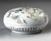 A CHINESE FAMILLE ROSE BOX, 20TH CENTURY