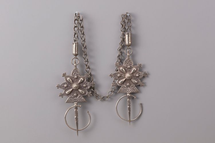 A pair of silver Berber fibulae - Tizerzai -