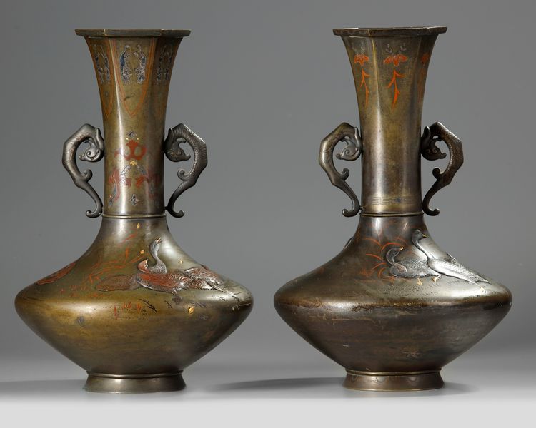 A PAIR OF JAPANESE BRONZE VASES, MEIJI PERIOD  (1868-1912)