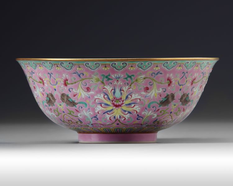 A CHINESE PINK-GROUND FAMILLE ROSE 'BOWL, QING DYNASTY (1611-1911)
