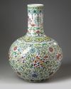 A LARGE CHINESE DOUCAI BOTTLE VASE, 19TH-20TH CENTURY