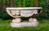 A SCULPTED WHITE MARBLE BASIN IN RENAISSANCE STYLE, LATE 20TH CENTURY