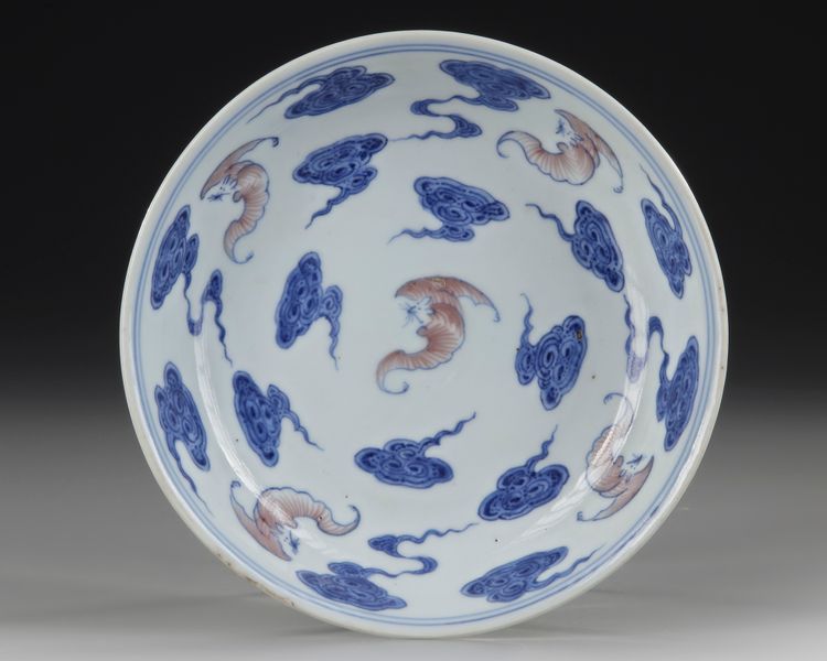 A CHINESE FU BATS DISH, QIANLONG (1735-1790)