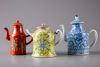 THREE CHINESE PORCEALIN TEAPOTS,19TH CENTURY