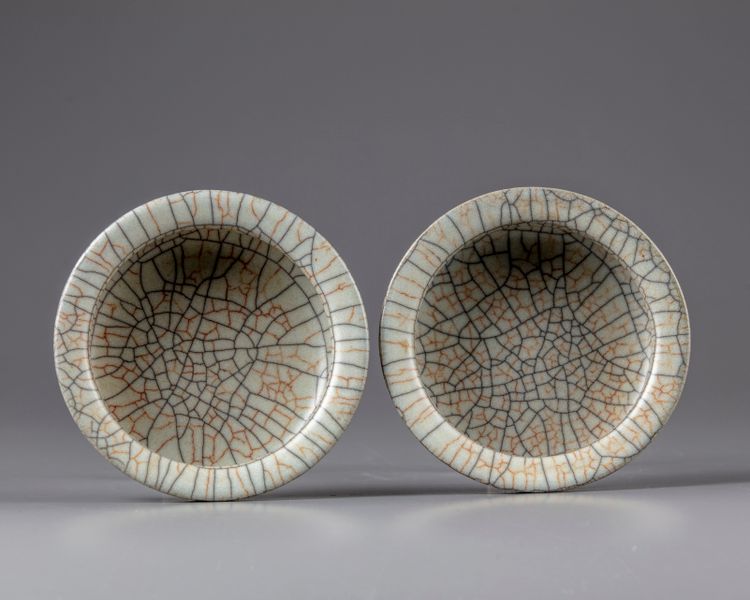 A pair of crackle glazed brush washers