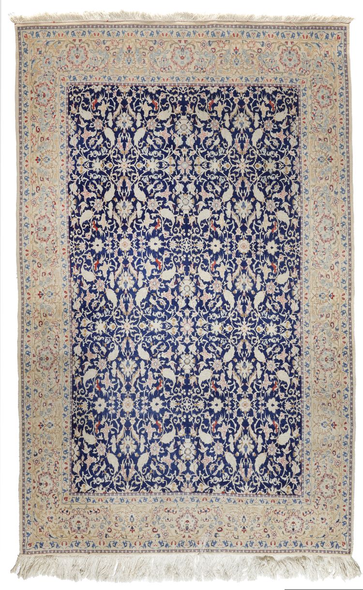 A NAIN TUDESK CARPET