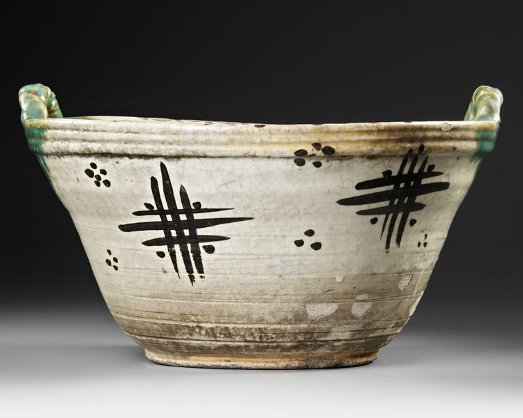 LARGE ORIBE CERAMIC BASKET, JAPAN, LATE 19TH–EARLY 20TH CENTURY