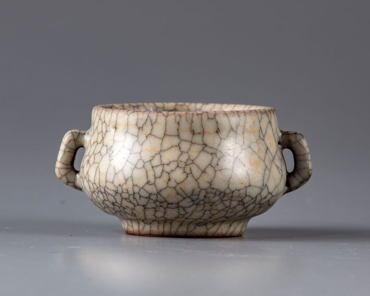 A small Chinese  crackle glazed bowl
