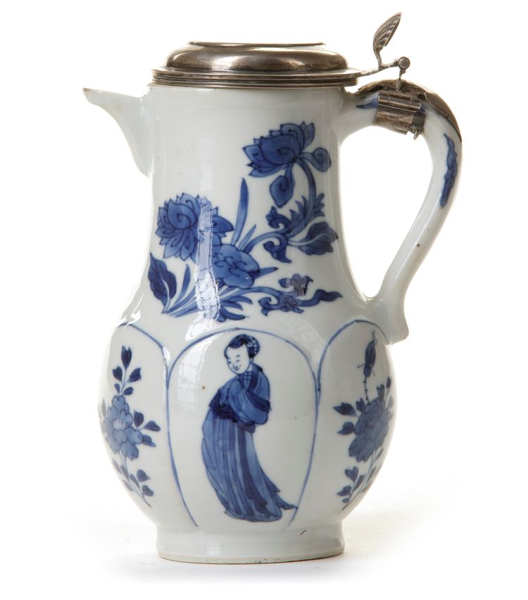 A SILVER MOUNTED CHINESE BLUE AND WHITE MOULDED MILK JUG, KANGXI PERIOD (1662-1722), THE SILVER MARKED 18TH CENTURY