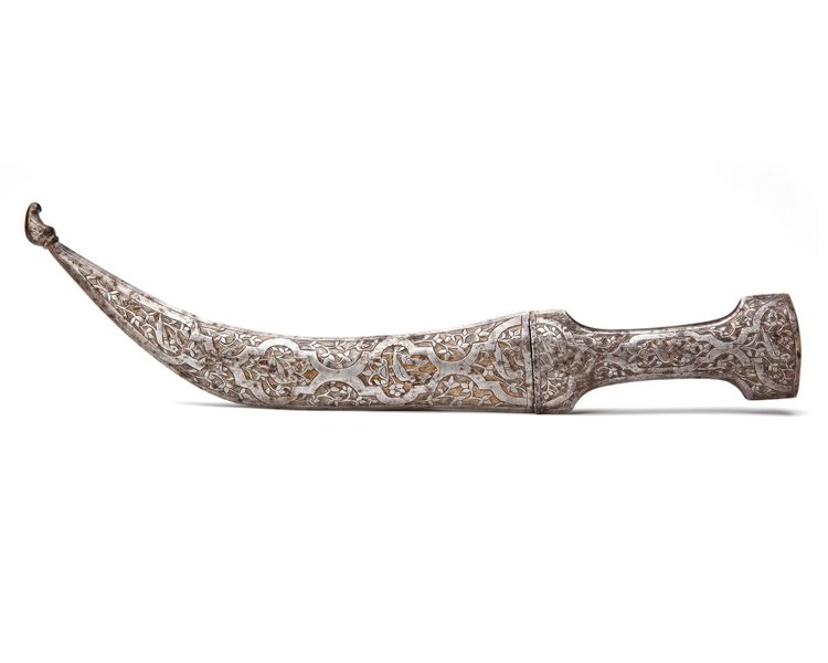 A PERSIAN ENGRAVED STEEL DAGGER, ZAND DYANSTY 18TH CENTURY