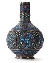 A CHINESE SILVER FILIGREE ENAMELLED BOTTLE VASE WITH TURQUOISE AND CORAL INLAY