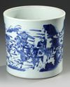 A CHINESE BLUE AND WHITE BRUSH POT, 19TH/20TH CENTURY