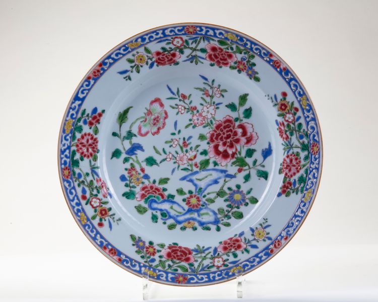 A CHINESE FAMILLE ROSE CHARGER