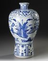 A CHINESE BLUE AND WHITE MEIPING VASE, 19TH CENTURY