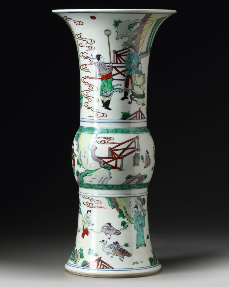 A CHINESE DOUCAI GLAZED VASE, GU, 19TH-20TH CENTURY