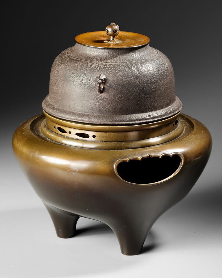 Chaga Ritual Set A JAPANESE CHAGAMA COMPLETE TEA CEREMONY SET, MEIJI PERIOD (1868-1912)