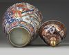 A LARGE JAPANESE IMARI VASE AND COVER, EDO PERIOD (1603-1868)