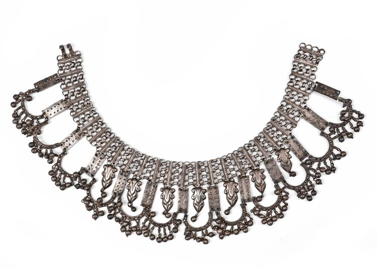 AN AFGHAN SILVER NECKLACE, 19TH CENTURY