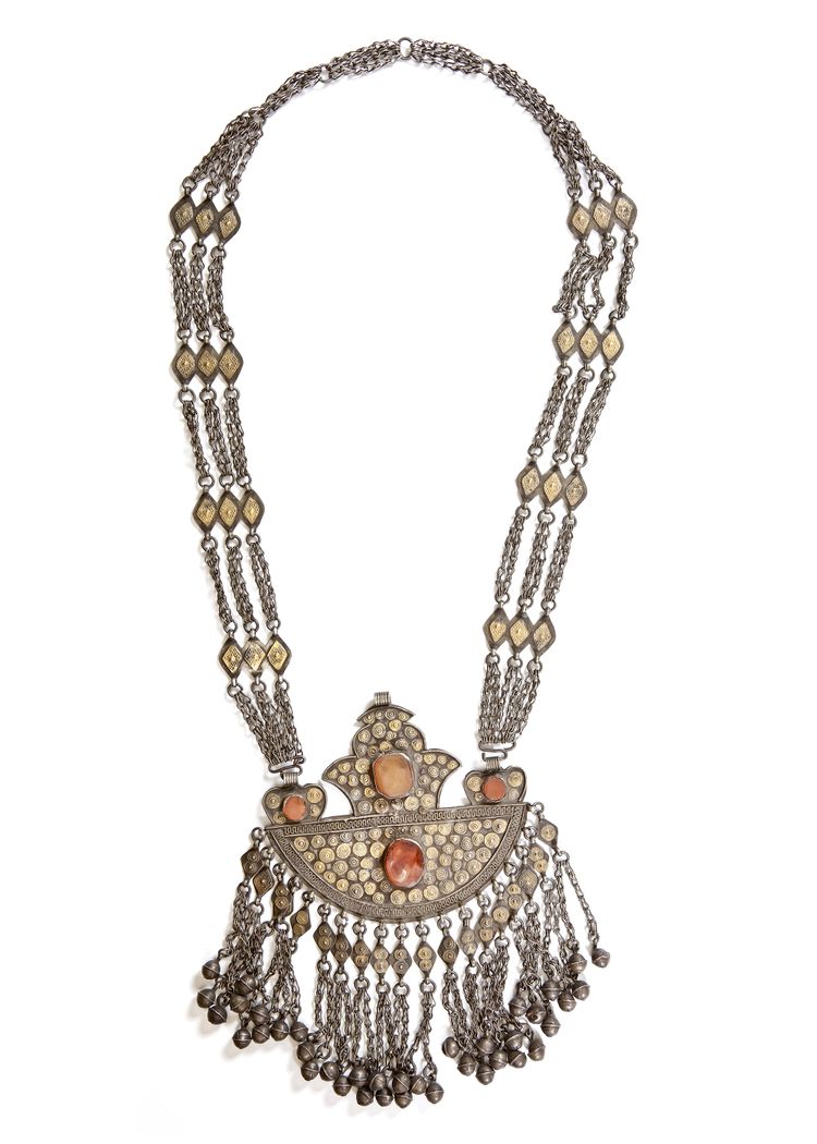 A TURKMEN SILVER NECKLACE, 19TH CENTURY