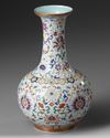 A CHINESE FAMILLE ROSE BOTTLE VASE, 19TH CENTURY