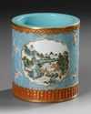 A CHINESE FAMILLE ROSE BRUSH POT, 19TH-20TH CENTURY