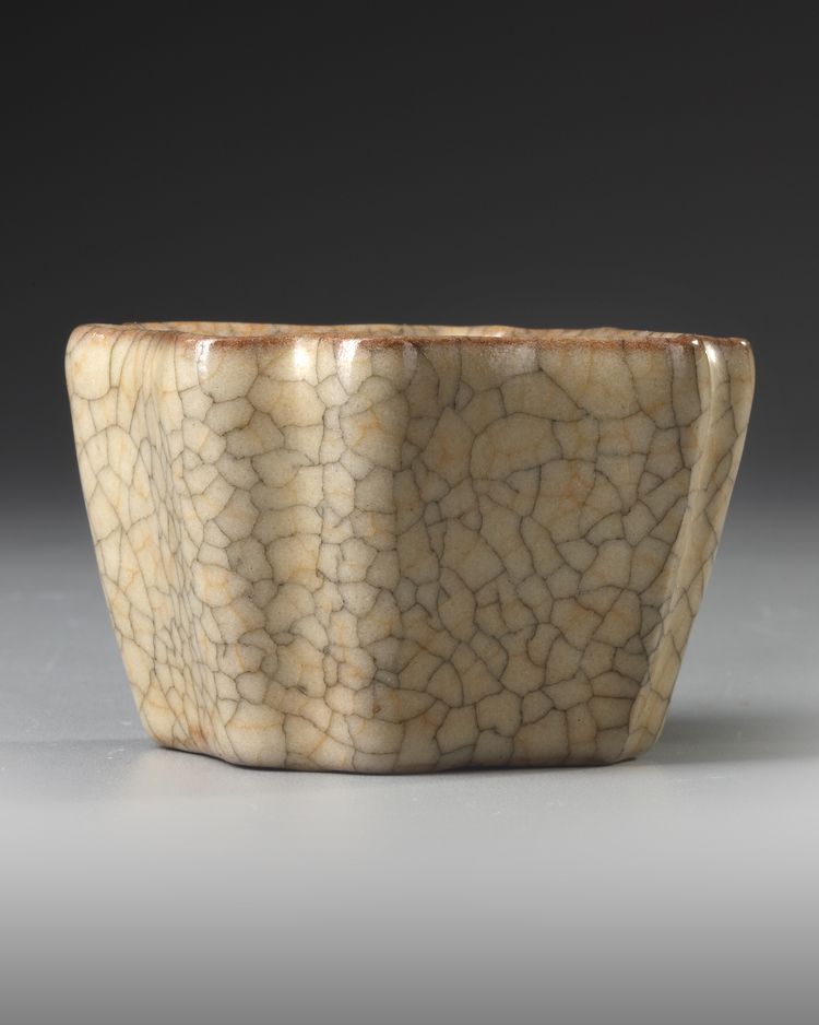 A CHINESE CRACKLE-GLAZED SQUARE-SECTION CUP, QING DYNASTY (1644-1911)