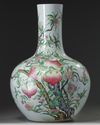 A LARGE CHINESE FAMILLE ROSE 'NINE PEACHES' BOTTLE VASE, TIANQIUPING, QING DYNASTY (1644-1911)