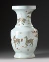 A CHINESE DEER DECORATED PORCELAIN VASE, 20TH CENTURY