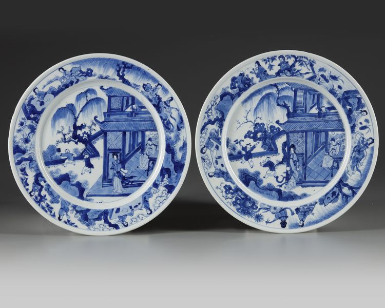 A pair of Chinese blue and white 'figural' dishes