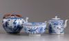 A lot of three Chnese blue and white objects