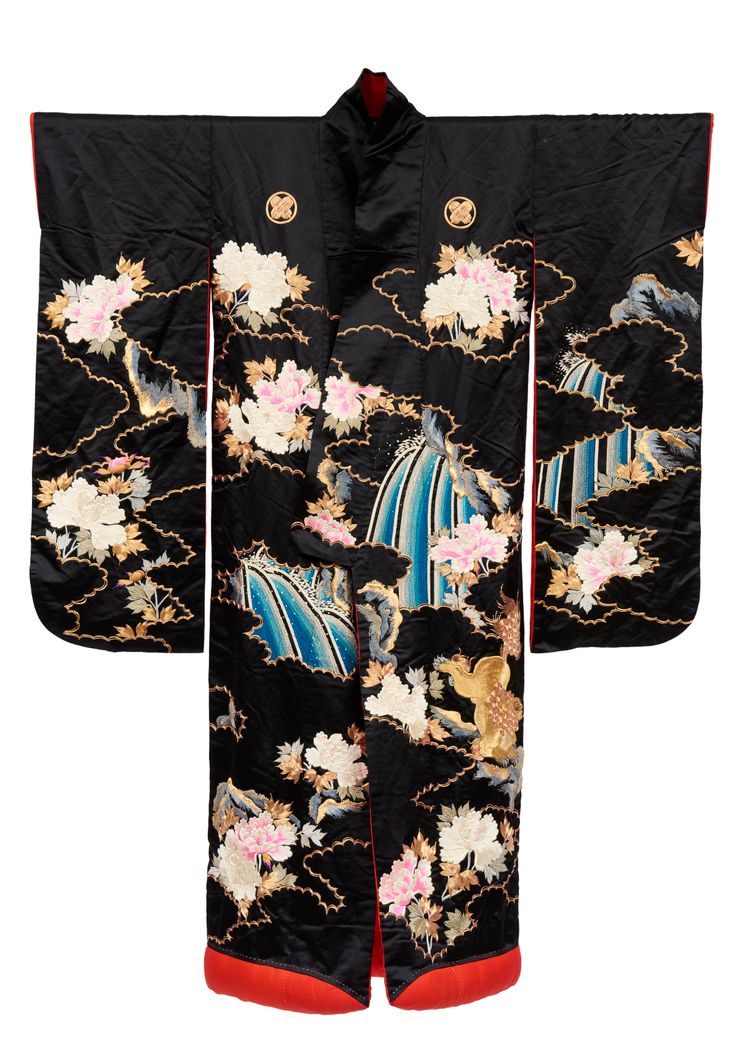 A theatre silk uchikake-type kimono