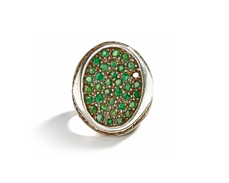 A QAJAR EMERALD AND RUBY-SET SILVER RING, 19TH CENTURY