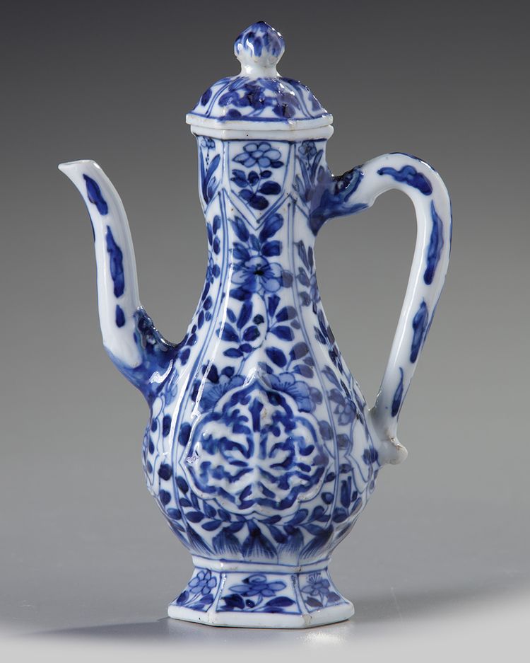 A small Chinese blue and white hexagonal ewer and cover