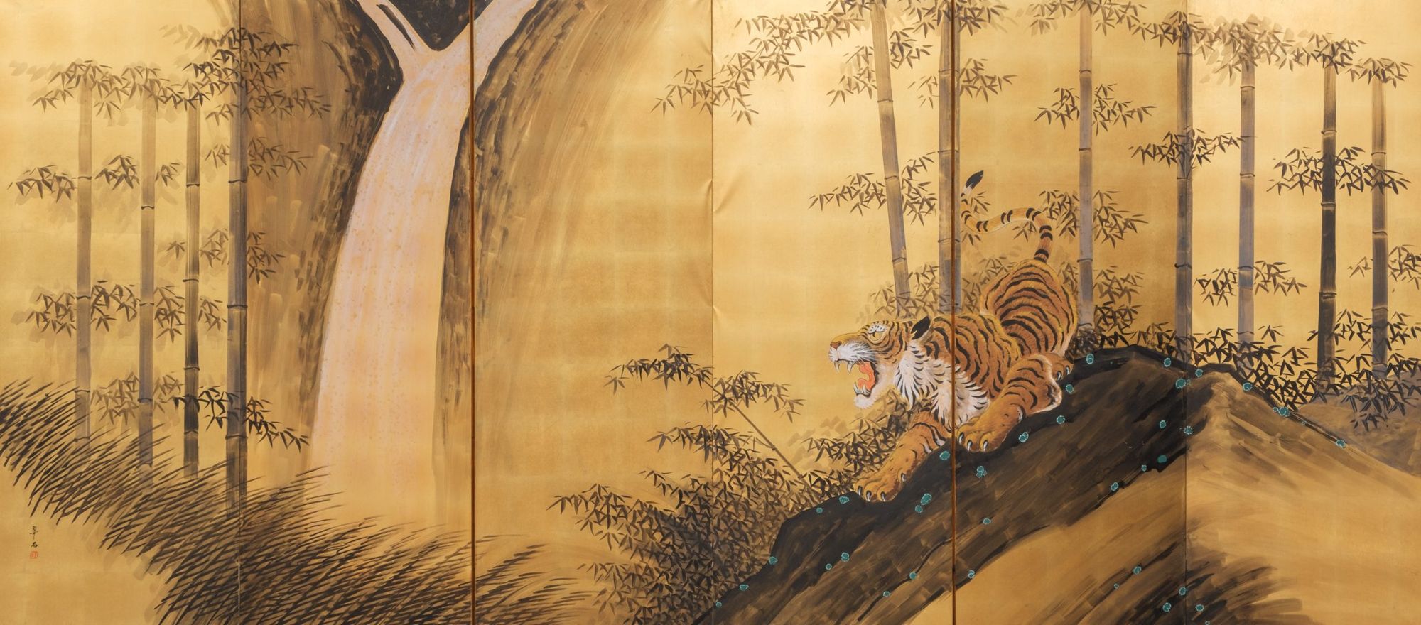 タイの板絵 A TALL SIX PANEL JAPANESE TIGER SCREEN, EARLY-MID 20TH CENTURY