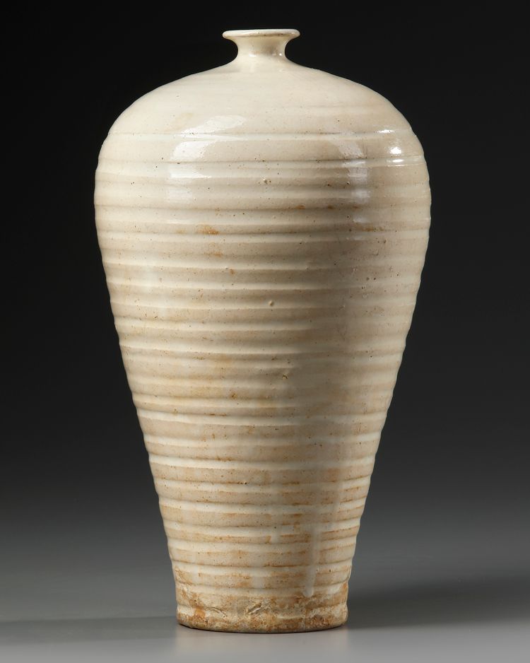 A CHINESE CIZHOU WHITE GLAZED MEIPING, NORTHERN SONG DYNASTY (960-1127)