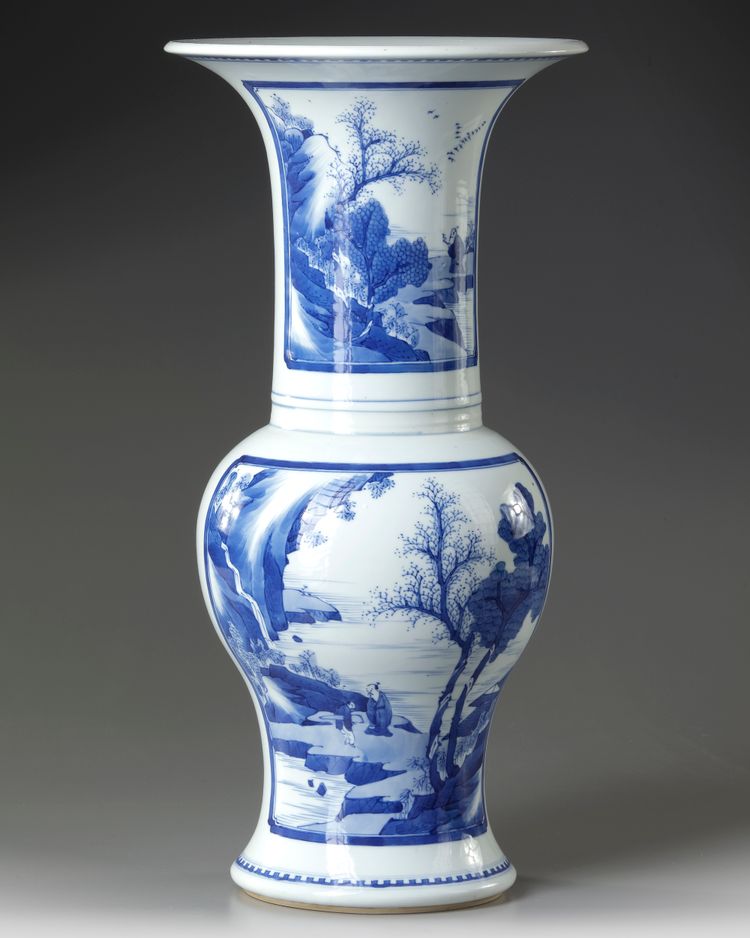 A CHINESE PORCELAIN BLUE AND WHITE YEN YEN VASE