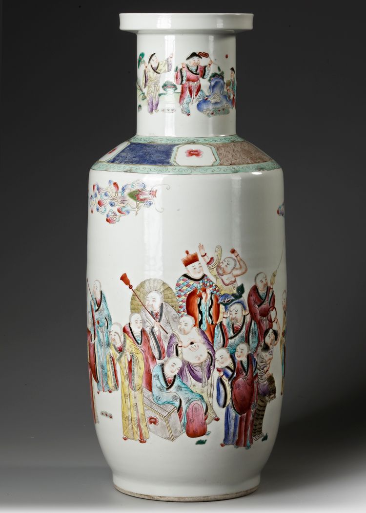 LARGE CHINESE FAMILLE ROSE VASE, 19TH CENTURY