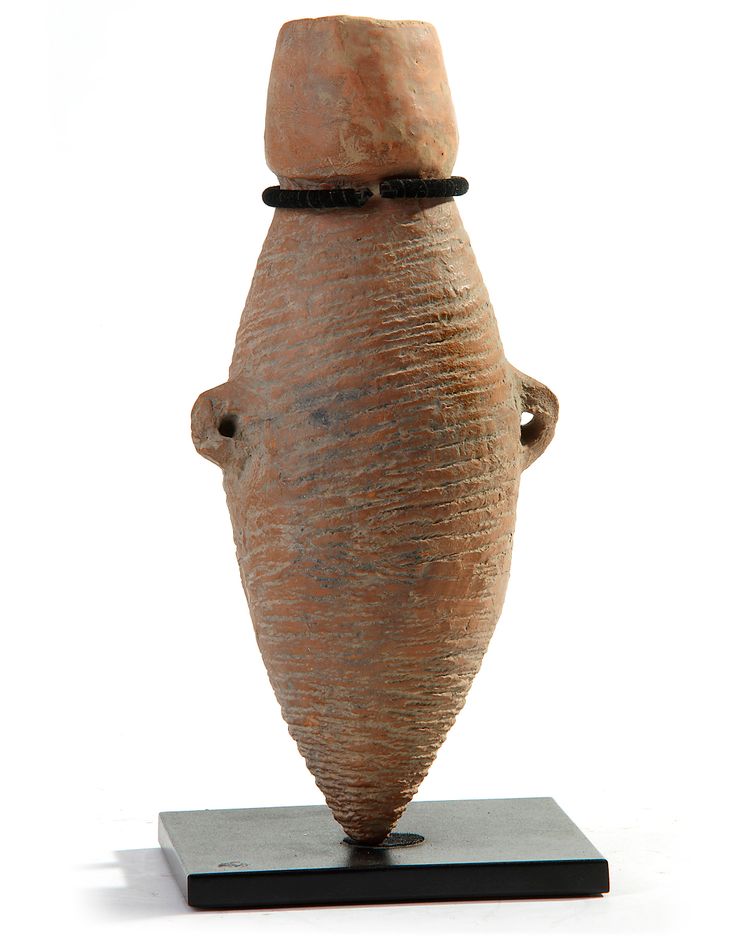 A CHINESE YANGSHAO POTTERY 'CORD MARKED' AMPHORA, SOUTH SHAANXI, CIRCA 4800-3600 BC