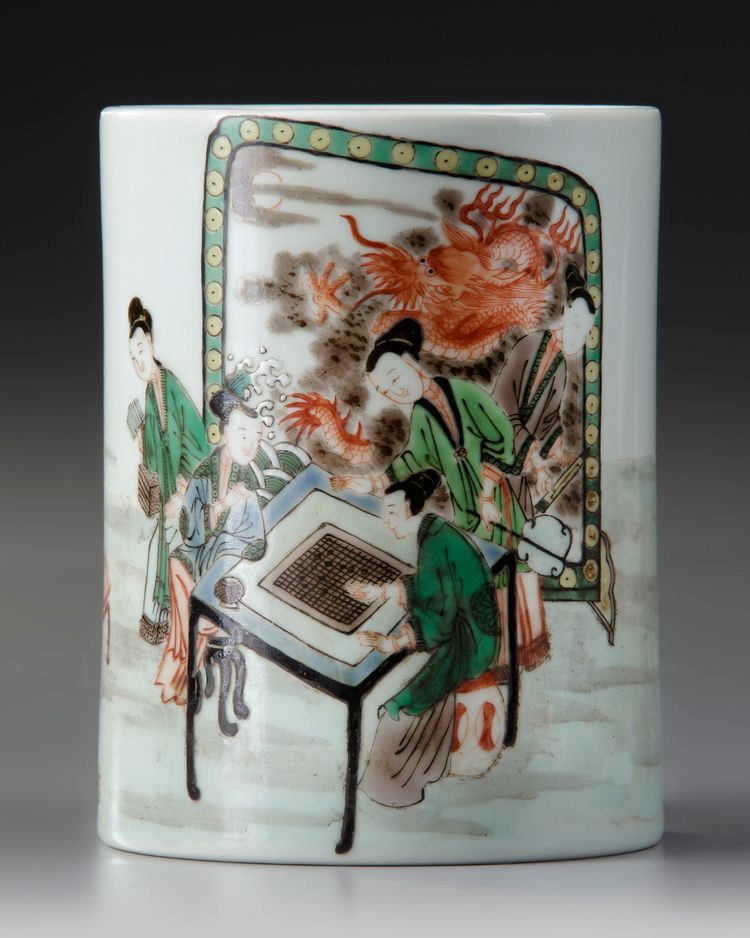 A CHINESE FAMILLE VERTE BRUSHPOT, QING DYNASTY (1644-1912)