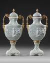 A PAIR OF WEDGWOOD VASES, ENGLAND, 19TH CENTURY