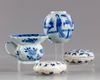 Four Chinese blue and white objects