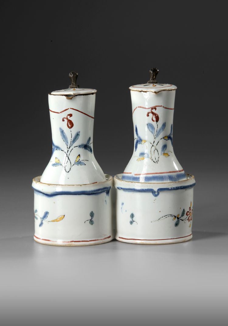 A FRENCH FAIENCE CRUET SET, LATE 18TH CENTURY