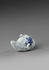 THREE JAPANESE PORCELAIN WARES, 19TH CENTURY